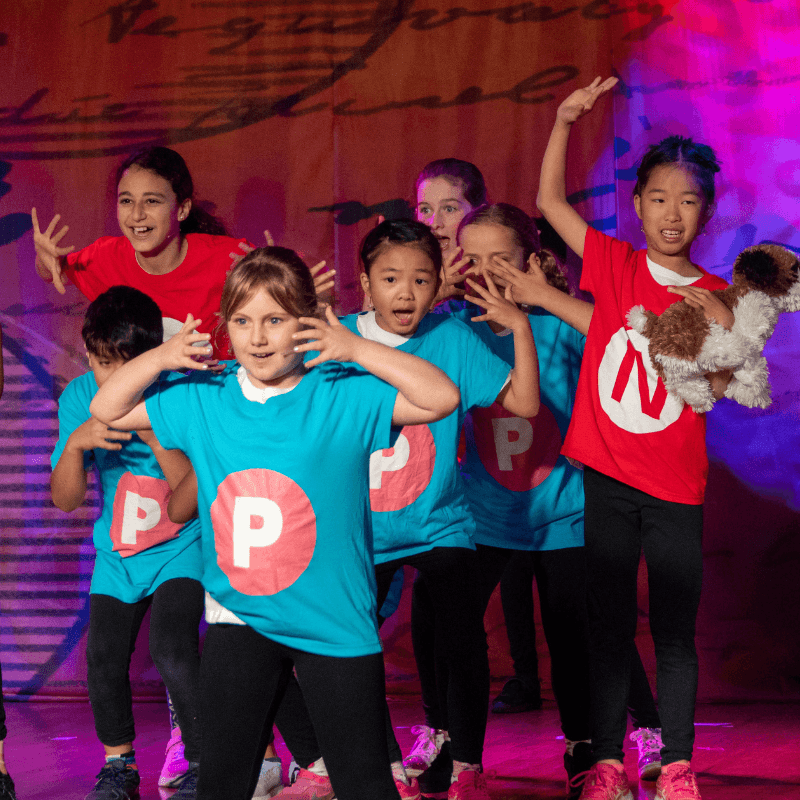 Oz-e-science presents E=mc² the Musical: A science-themed school performance like no other!